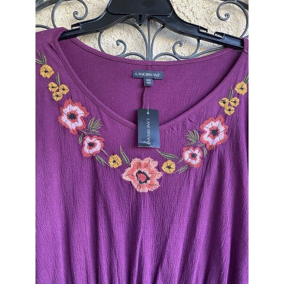 Lane Bryant embroidered flutter sleeve and sides top - size 18/20 - burgundy - Picture 3 of 7
